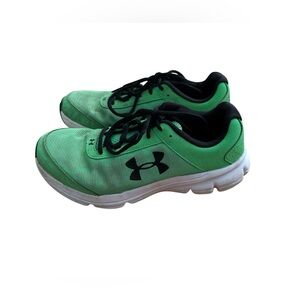 Under Armour grade school, rave, tennis shoes size 6 big kid neon green